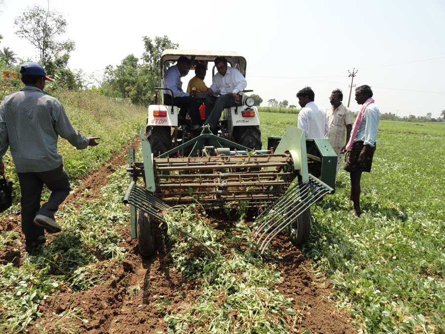 FARM MECHANIZATION IN INDIA PDF FARM MECHANIZATION IN INDIA PDF